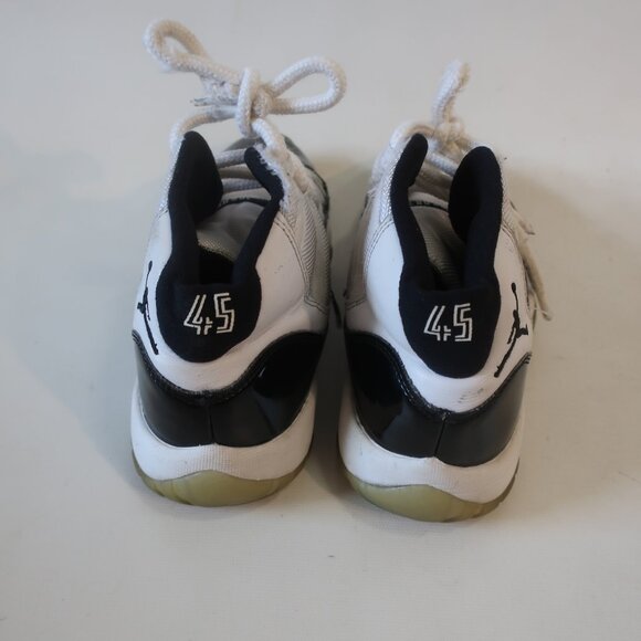 Boys Nike Air Jordan 11 Retro Concord Blk, Wht 378038-100 High Top Sneakers 5.5Y - Picture 5 of 7
